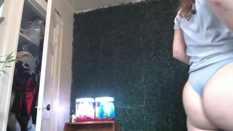 Kate online show from December 29, 2024, 6:27 pm