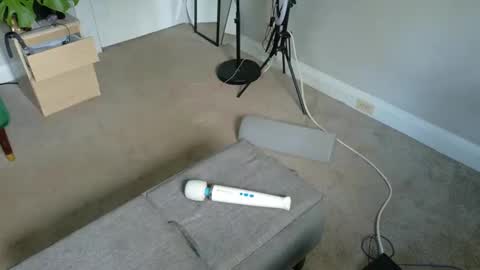 Kate online show from October 21, 2025, 7:47 pm