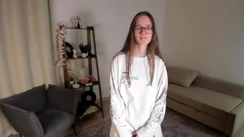 Scarlett online show from October 13, 2025, 1:49 am