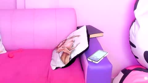 Snapshot of katiuska_doll_squirt chatting on April 11, 2026, 12:31 pm katiuska_doll_squirt online show from April 11, 2026, 12:31 pm