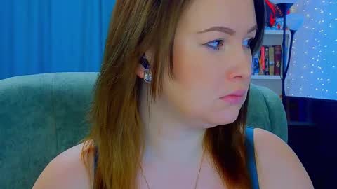 katniss_k online show from January 7, 2026, 7:44 am