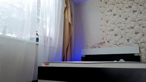 Kate online show from April 22, 2026, 4:37 am