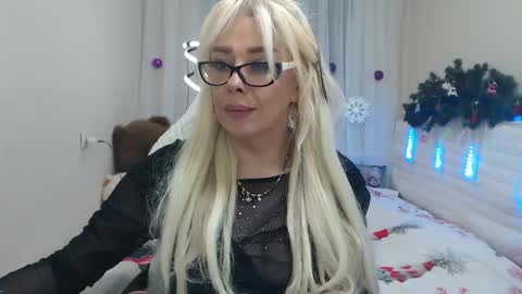 katrinacharm online show from December 3, 2025, 2:37 pm