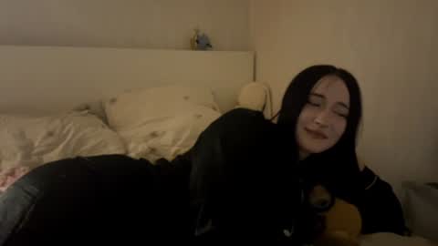 katrineb online show from July 18, 2026, 8:23 pm