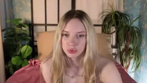 katt_yy online show from June 17, 2026, 5:10 am