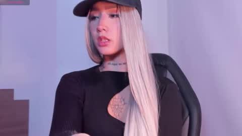 katta_martini_ online show from November 20, 2025, 11:43 am