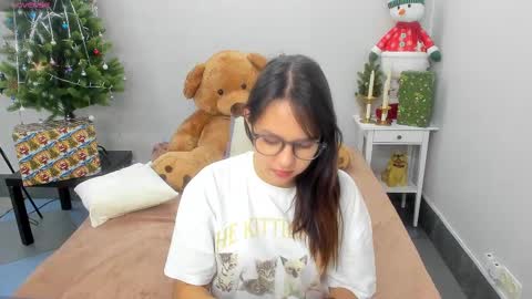 Snapshot of kattarrine_xo chatting on January 18, 2025, 12:26 pm Kate online show from January 18, 2025, 12:26 pm