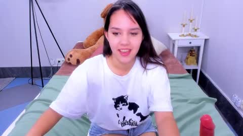 Snapshot of kattarrine_xo chatting on February 10, 2025, 12:29 pm Kate online show from February 10, 2025, 12:29 pm