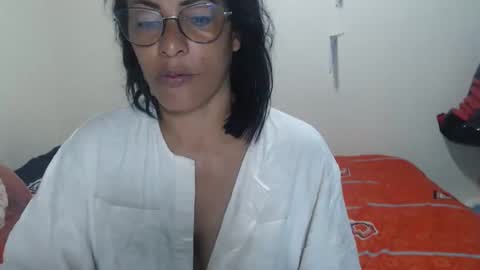 KattleyaGrey online show from October 19, 2025, 1:23 pm