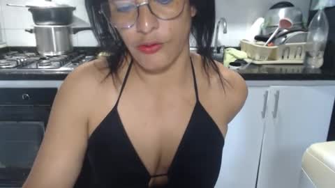 KattleyaGrey online show from December 3, 2025, 9:35 pm