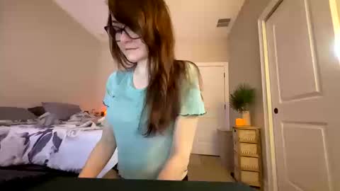 Josie live show Tuesday Wednesday and Thursday online show from October 15, 2025, 8:42 pm