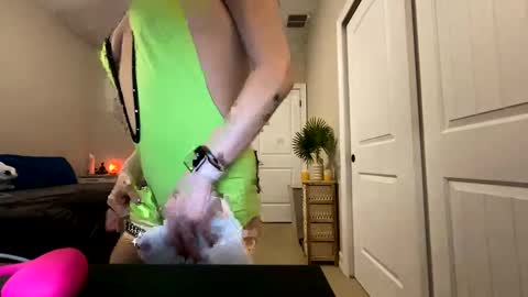 Josie live show Tuesday Wednesday and Thursday online show from November 13, 2025, 3:38 am