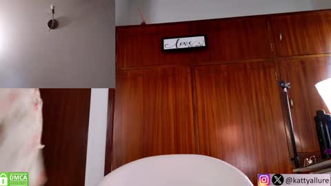 Katty online show from January 28, 2025, 6:39 pm