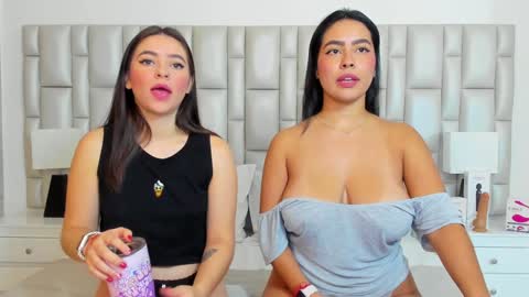 katy blonde girl and paola big boobs online show from December 28, 2024, 2:10 pm