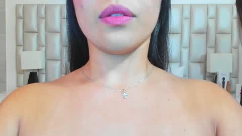 katy blonde girl and paola big boobs online show from January 14, 2025, 7:43 pm