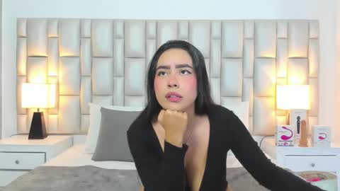 Snapshot of katy_and_paola chatting on June 1, 2026, 7:48 pm katy blonde girl and paola big boobs online show from June 1, 2026, 7:48 pm
