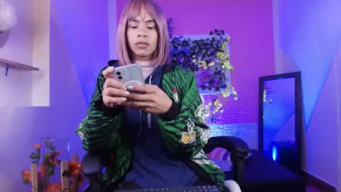 Katy online show from October 6, 2025, 12:52 am