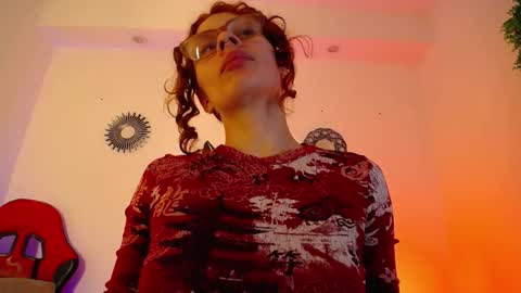 Katy Van online show from November 21, 2025, 9:02 pm