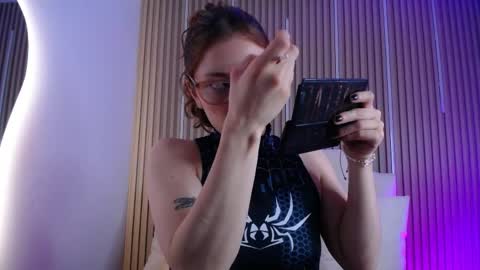 Katy Van online show from April 22, 2026, 9:27 pm