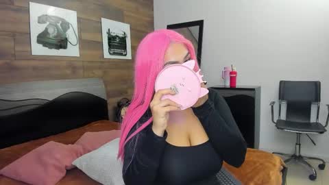 salo  online show from November 22, 2025, 1:21 pm