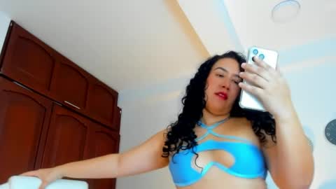 KATYAJHONSS online show from April 20, 2026, 10:11 pm