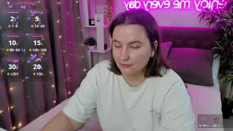 Kate online show from September 19, 2025, 3:19 am