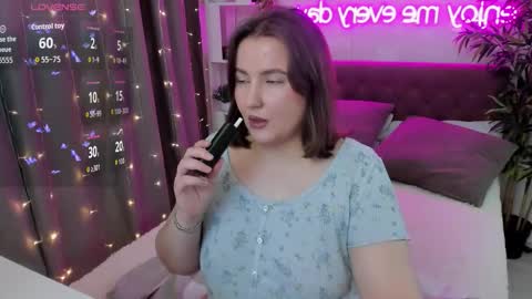 Kate online show from October 16, 2025, 5:08 am