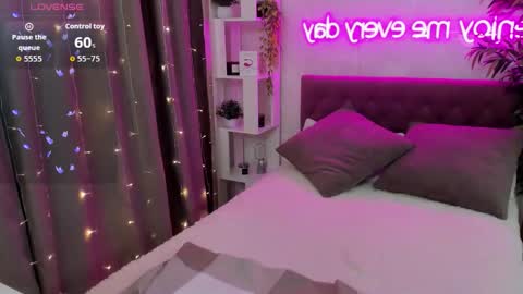 Kate online show from October 31, 2025, 6:58 am