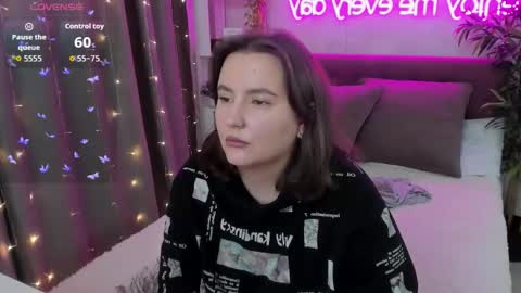 Kate online show from November 7, 2025, 4:34 am