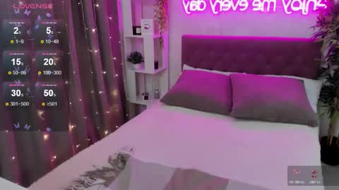 Kate online show from November 9, 2025, 3:49 am