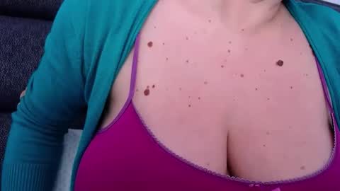 Katy online show from February 17, 2025, 9:24 am