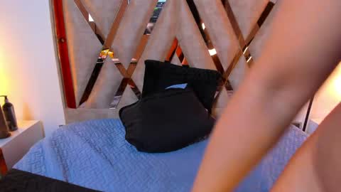 katyortiz online show from April 21, 2026, 12:11 pm