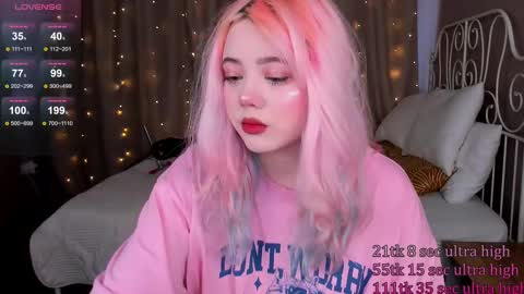 Yuki  online show from March 9, 2025, 5:22 am