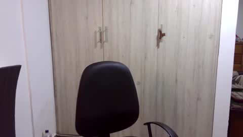  Khawit  online show from December 29, 2024, 9:30 pm