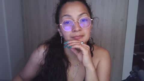  Khawit  online show from February 5, 2025, 3:52 pm