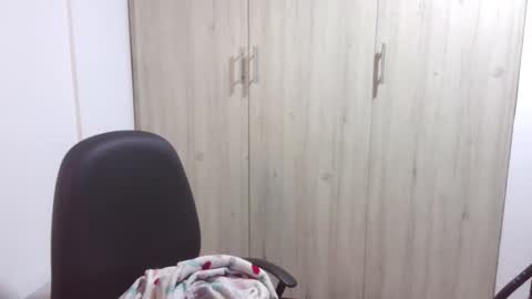  Khawit  online show from February 6, 2025, 9:11 am