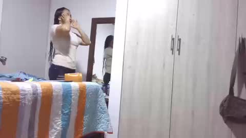  Khawit  online show from September 17, 2025, 1:13 pm