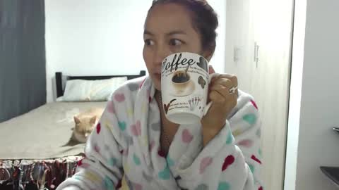  Khawit  online show from November 15, 2025, 11:51 am