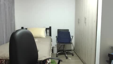  Khawit  online show from November 20, 2025, 12:16 pm