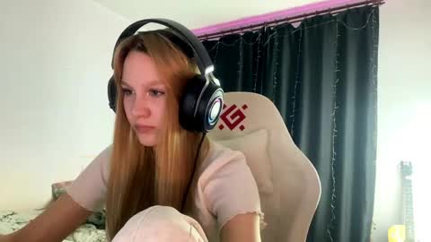 Amia online show from April 18, 2026, 5:17 pm