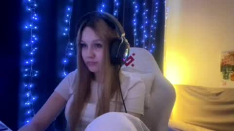 Snapshot of kayceefroehner chatting on May 21, 2026, 5:36 am Amia online show from May 21, 2026, 5:36 am