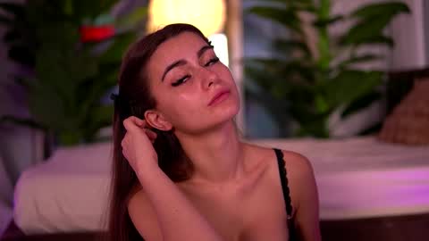 kaylabray online show from October 22, 2025, 3:29 am