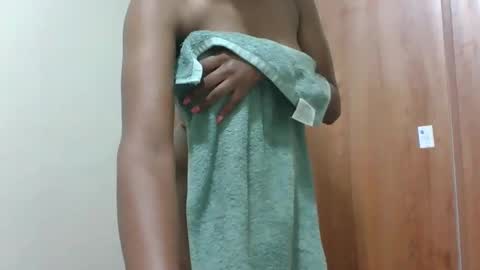 kaylar online show from April 18, 2026, 7:07 pm