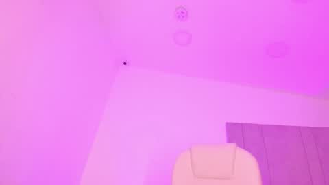 Snapshot of kaylarossi chatting on December 21, 2024, 6:12 pm Kayla online show from December 21, 2024, 6:12 pm