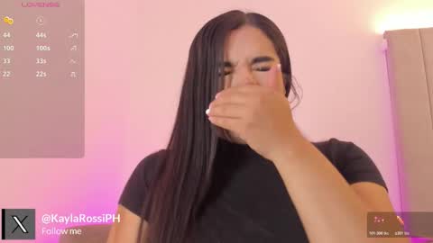 Snapshot of kaylarossi chatting on November 18, 2025, 6:45 pm Kayla online show from November 18, 2025, 6:45 pm