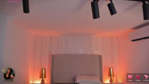 Kayla online show from April 21, 2026, 1:42 am