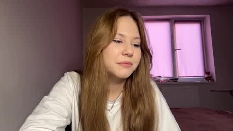 Nyelle online show from March 24, 2026, 3:39 pm