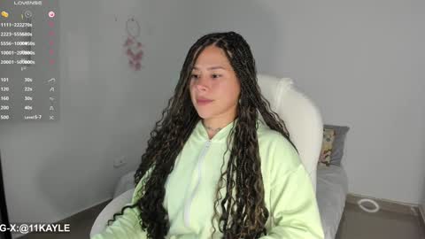 INSTAGRAM AND TW 11kayle online show from December 3, 2024, 9:45 pm