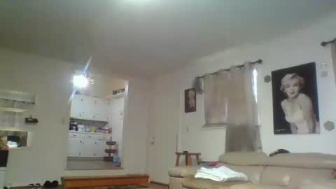 kaylee kakes online show from October 27, 2025, 6:01 pm