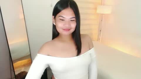 Y O U R        F U T U R E       K A Y L E E  online show from March 6, 2025, 12:32 am